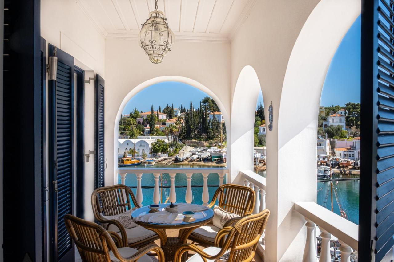 Porto Vecchio Luxury Suites Spétses Exterior foto
