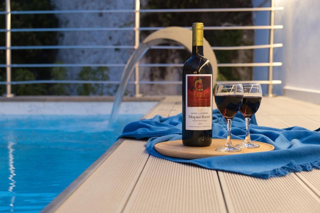 Porto Vecchio Luxury Suites Spétses Exterior foto