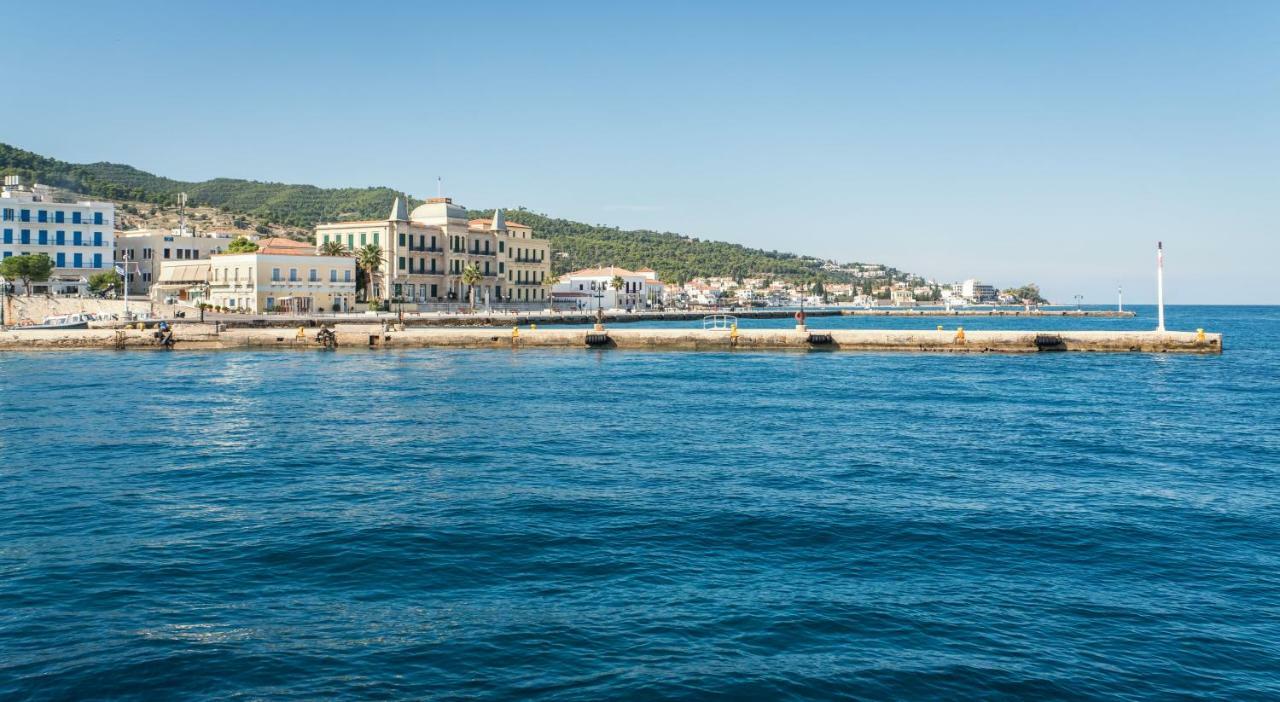 Porto Vecchio Luxury Suites Spétses Exterior foto