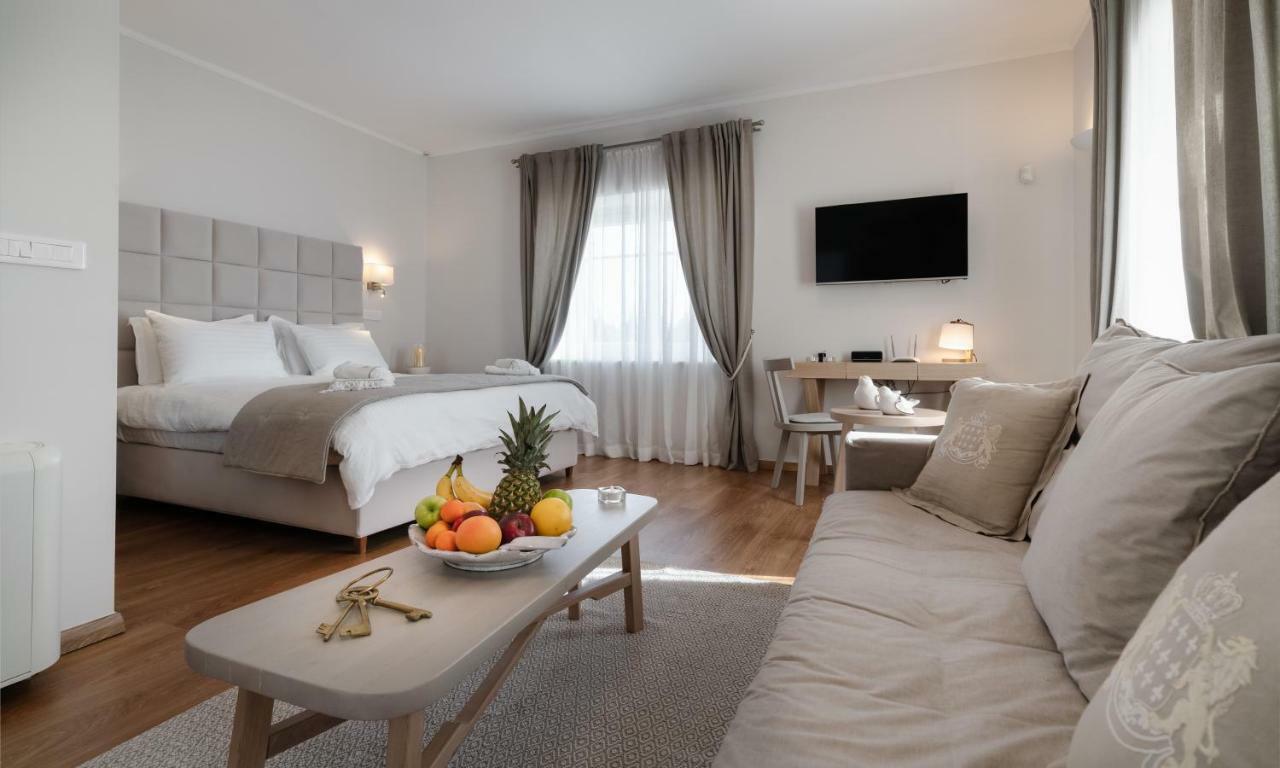 Porto Vecchio Luxury Suites Spétses Exterior foto