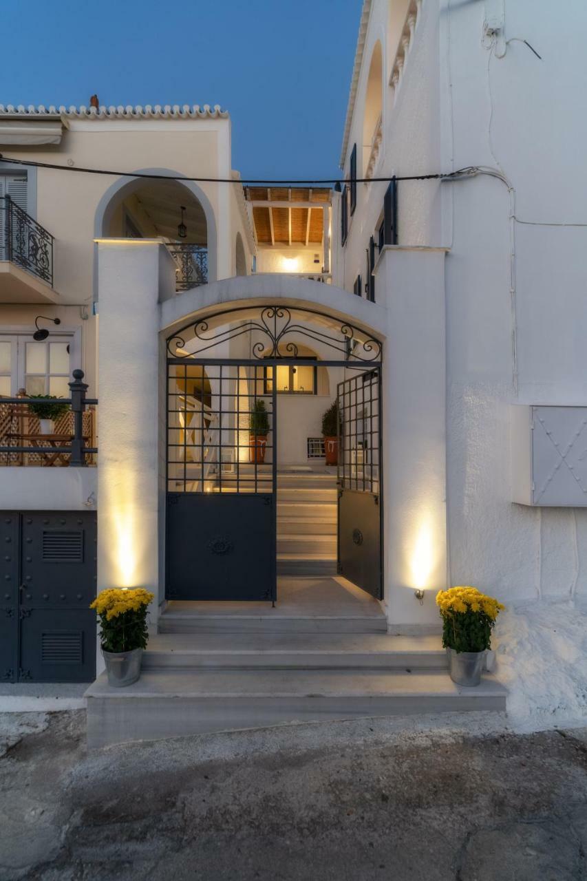 Porto Vecchio Luxury Suites Spétses Exterior foto
